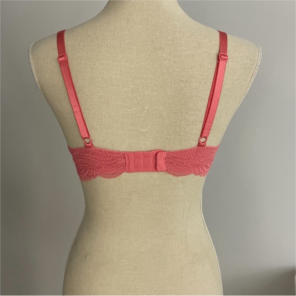 La Vie en Rose Pink Lace Bra Lightly Lined Size 34D Underwire - Picture 2 of 8